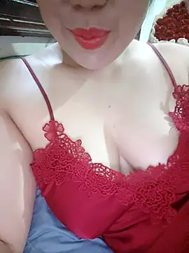 Julyy08 online show from December 2, 2025, 4:36 am