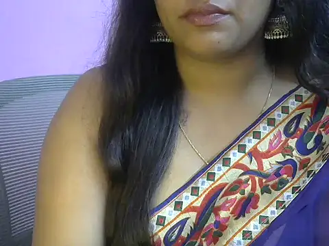 Queenxxx98 online show from March 24, 2026, 7:36 pm