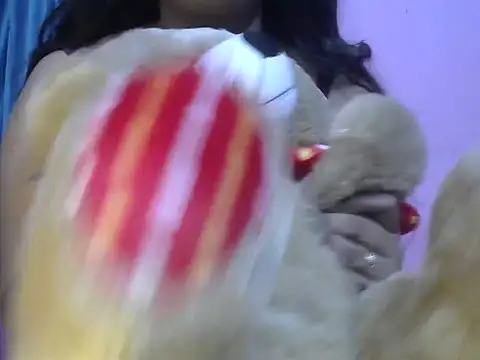 Queenxxx98 online show from November 29, 2025, 7:58 pm