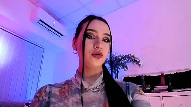 Mary Lori online show from November 7, 2025, 7:35 am