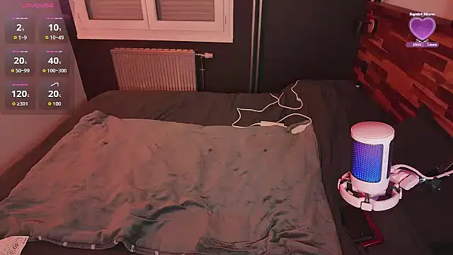 Snapshot of LilyWhite_fr chatting on February 26, 2026, 10:43 pm LilyWhite fr online show from February 26, 2026, 10:43 pm