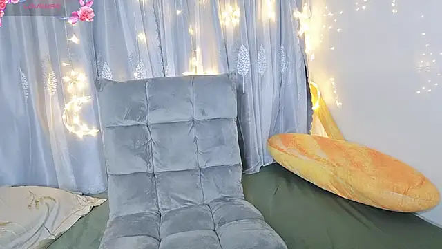 Jade-0906 online show from September 17, 2025, 11:18 pm