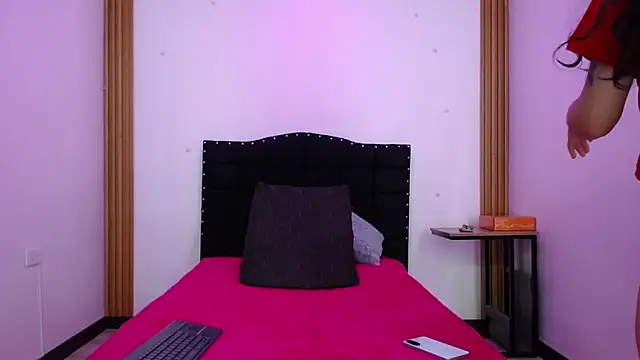 KENDALL ART online show from November 7, 2025, 8:02 pm