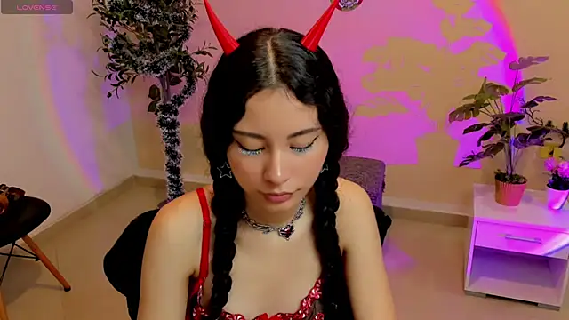 Krysten Riter online show from December 20, 2025, 1:47 pm