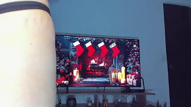 tianastone  online show from December 5, 2025, 3:49 am