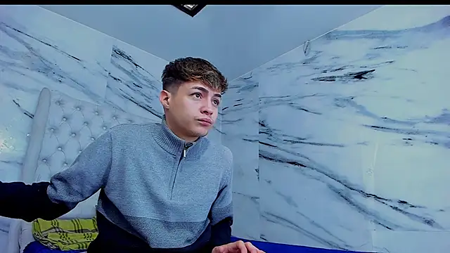 Ari and Storm online show from December 2, 2025, 2:08 pm