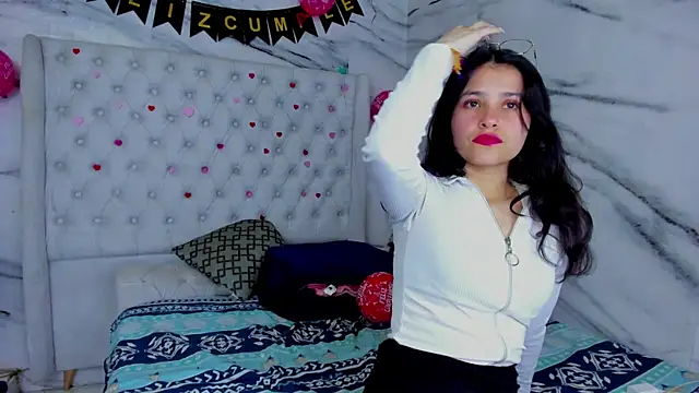 Snapshot of Ari_and_Storm chatting on April 6, 2026, 5:36 pm Ari and Storm online show from April 6, 2026, 5:36 pm