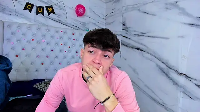 Snapshot of Ari_and_Storm chatting on April 14, 2026, 2:11 pm Ari and Storm online show from April 14, 2026, 2:11 pm