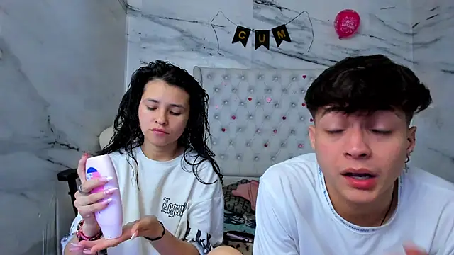 Snapshot of Ari_and_Storm chatting on April 12, 2026, 1:36 pm Ari and Storm online show from April 12, 2026, 1:36 pm