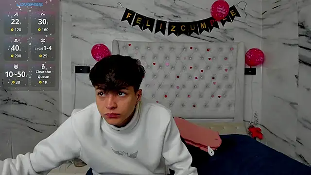 Snapshot of Ari_and_Storm chatting on March 21, 2026, 1:37 pm Ari and Storm online show from March 21, 2026, 1:37 pm