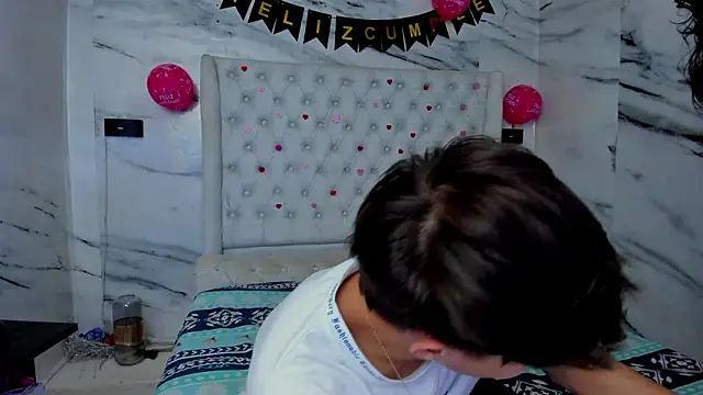 Snapshot of Ari_and_Storm chatting on March 26, 2026, 2:15 pm Ari and Storm online show from March 26, 2026, 2:15 pm