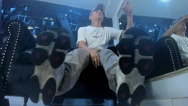 Snapshot of LiamDeep chatting on March 23, 2026, 8:08 pm LiamDeep online show from March 23, 2026, 8:08 pm