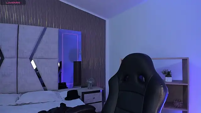 LiamDeep online show from February 25, 2026, 8:19 pm