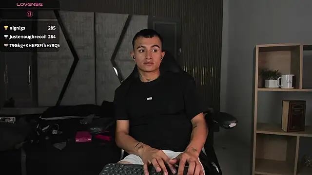 LiamDeep online show from February 13, 2026, 10:32 pm