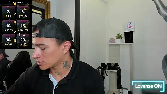 LiamDeep online show from November 10, 2025, 8:03 pm