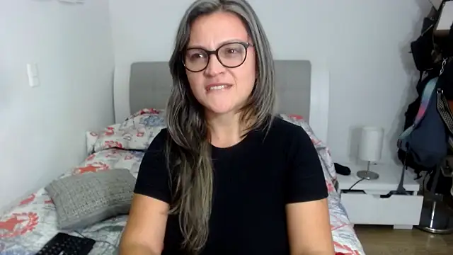 sophie lopez1 online show from February 4, 2026, 1:33 am