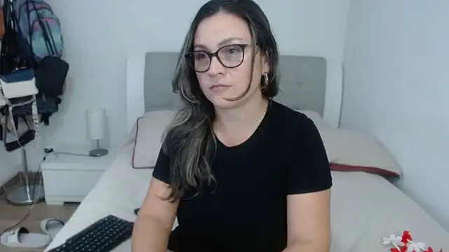 sophie lopez1 online show from July 26, 2026, 3:02 am