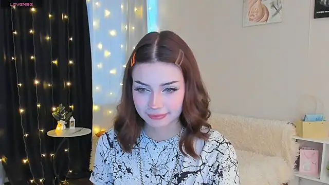 PurrrBerry online show from January 6, 2026, 4:27 am