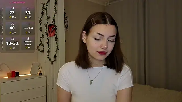 PurrrBerry online show from November 23, 2025, 4:44 am