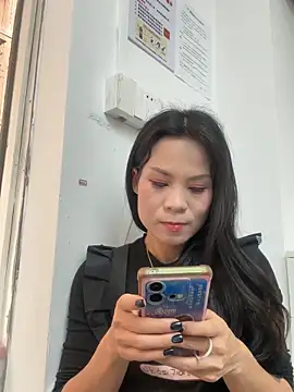 Snapshot of Baby-mmm chatting on April 8, 2026, 7:21 am Baby-mmm online show from April 8, 2026, 7:21 am