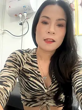 Snapshot of Baby-mmm chatting on October 29, 2025, 7:51 am Baby-mmm online show from October 29, 2025, 7:51 am