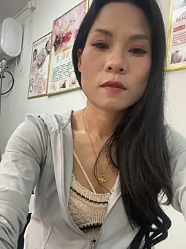 Snapshot of Baby-mmm chatting on April 10, 2026, 5:03 am Baby-mmm online show from April 10, 2026, 5:03 am