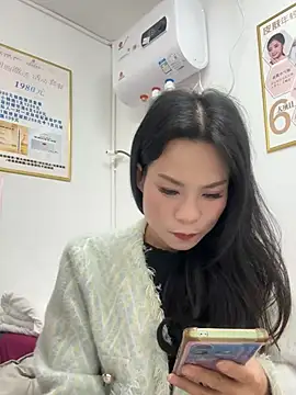 Snapshot of Baby-mmm chatting on March 11, 2026, 5:56 am Baby-mmm online show from March 11, 2026, 5:56 am