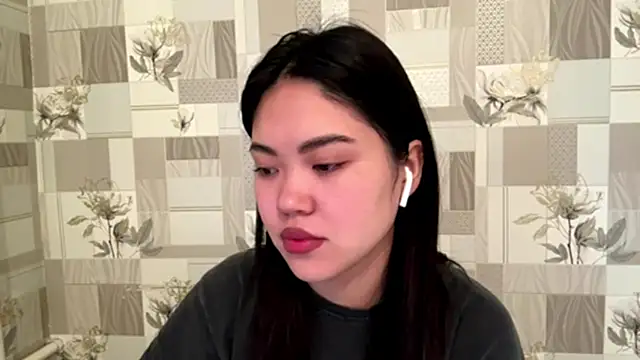 MIMIMary online show from October 10, 2025, 3:07 am