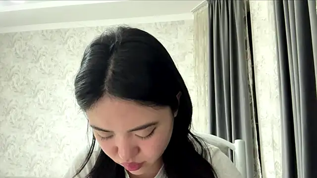 MIMIMary online show from October 17, 2025, 1:24 pm
