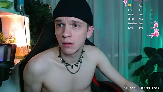 Snapshot of frozen_boy chatting on November 14, 2025, 4:32 pm frozen boy online show from November 14, 2025, 4:32 pm