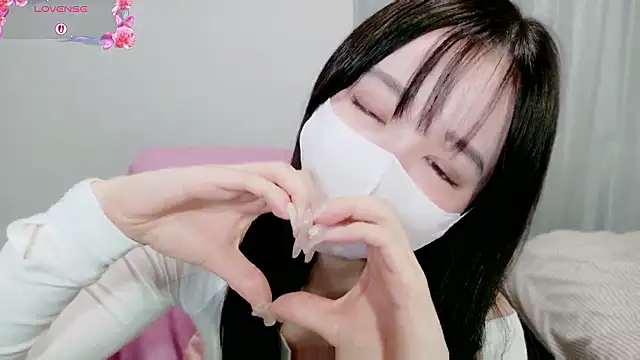 Snapshot of Anne_Anne_chan chatting on October 15, 2025, 10:23 am Anne Anne chan online show from October 15, 2025, 10:23 am