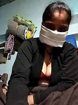 Sheema tyagi online show from November 16, 2025, 8:35 pm