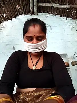 Sheema tyagi online show from November 8, 2025, 4:05 am