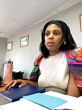 Snapshot of 031bubbles chatting on November 11, 2025, 7:58 am 031bubbles online show from November 11, 2025, 7:58 am