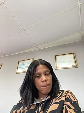 Snapshot of 031bubbles chatting on December 22, 2025, 8:47 am 031bubbles online show from December 22, 2025, 8:47 am