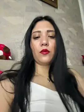 Snapshot of PrincessYYara chatting on May 17, 2026, 8:31 pm PrincessYYara online show from May 17, 2026, 8:31 pm