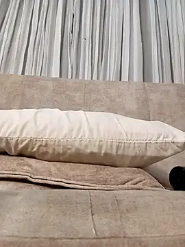 Marian Zeller online show from November 2, 2025, 4:28 am