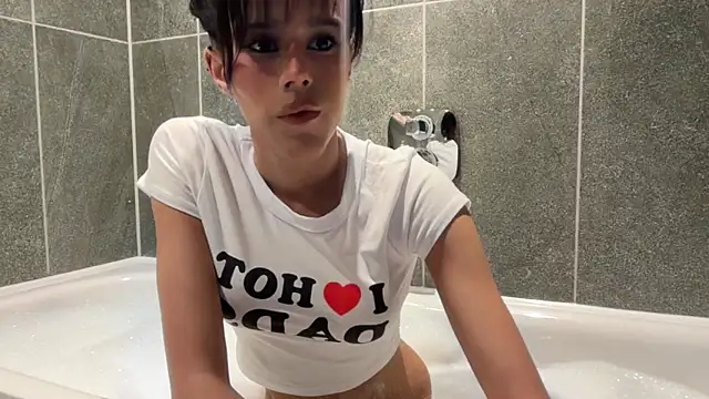 Renita2007x online show from April 5, 2026, 8:15 pm