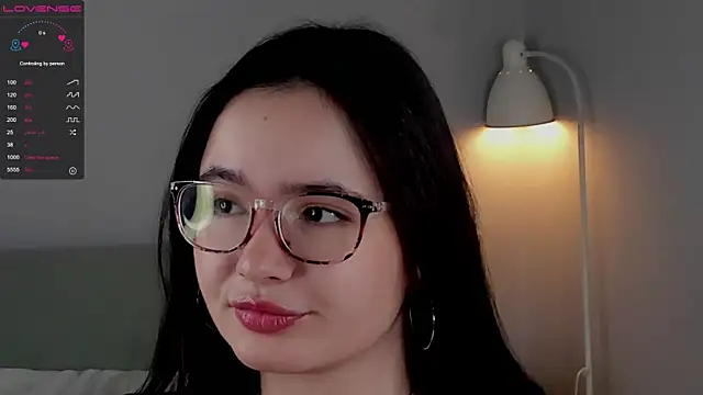 Snapshot of WildaBisom chatting on October 20, 2025, 1:29 am WildaBisom online show from October 20, 2025, 1:29 am
