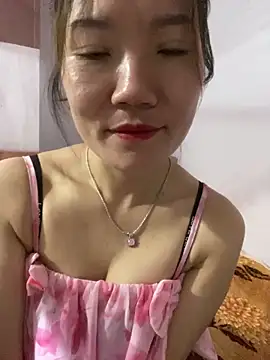 Snapshot of Pyy07 chatting on November 12, 2025, 8:40 am Pyy07 online show from November 12, 2025, 8:40 am