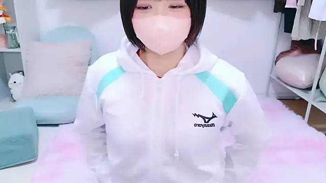 Hinata Sun online show from February 21, 2026, 1:35 pm