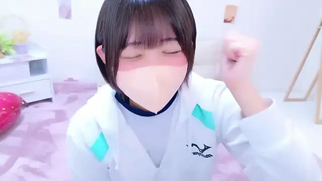 Hinata Sun online show from May 23, 2026, 11:09 am