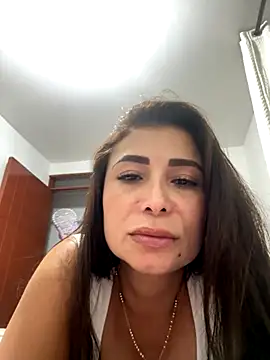 mia mancinii online show from October 20, 2025, 3:30 am