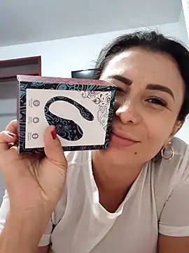mia mancinii online show from April 29, 2026, 9:54 pm