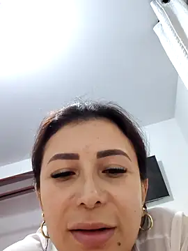 mia mancinii online show from April 30, 2026, 4:03 pm