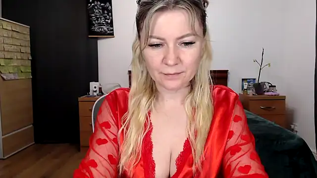 ParadiseAlina online show from April 3, 2026, 8:15 pm