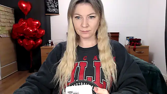 ParadiseAlina online show from February 9, 2026, 7:12 pm