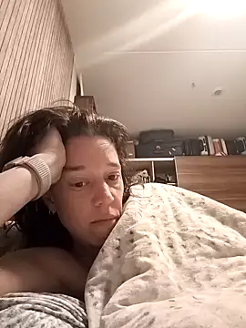 Snapshot of JezebelDutch chatting on March 9, 2026, 8:18 am JezebelDutch online show from March 9, 2026, 8:18 am