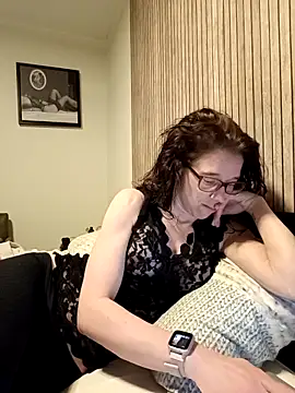 Snapshot of JezebelDutch chatting on March 12, 2026, 2:10 pm JezebelDutch online show from March 12, 2026, 2:10 pm