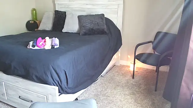 Snapshot of Calimarina chatting on November 16, 2025, 6:01 pm Calimarina online show from November 16, 2025, 6:01 pm